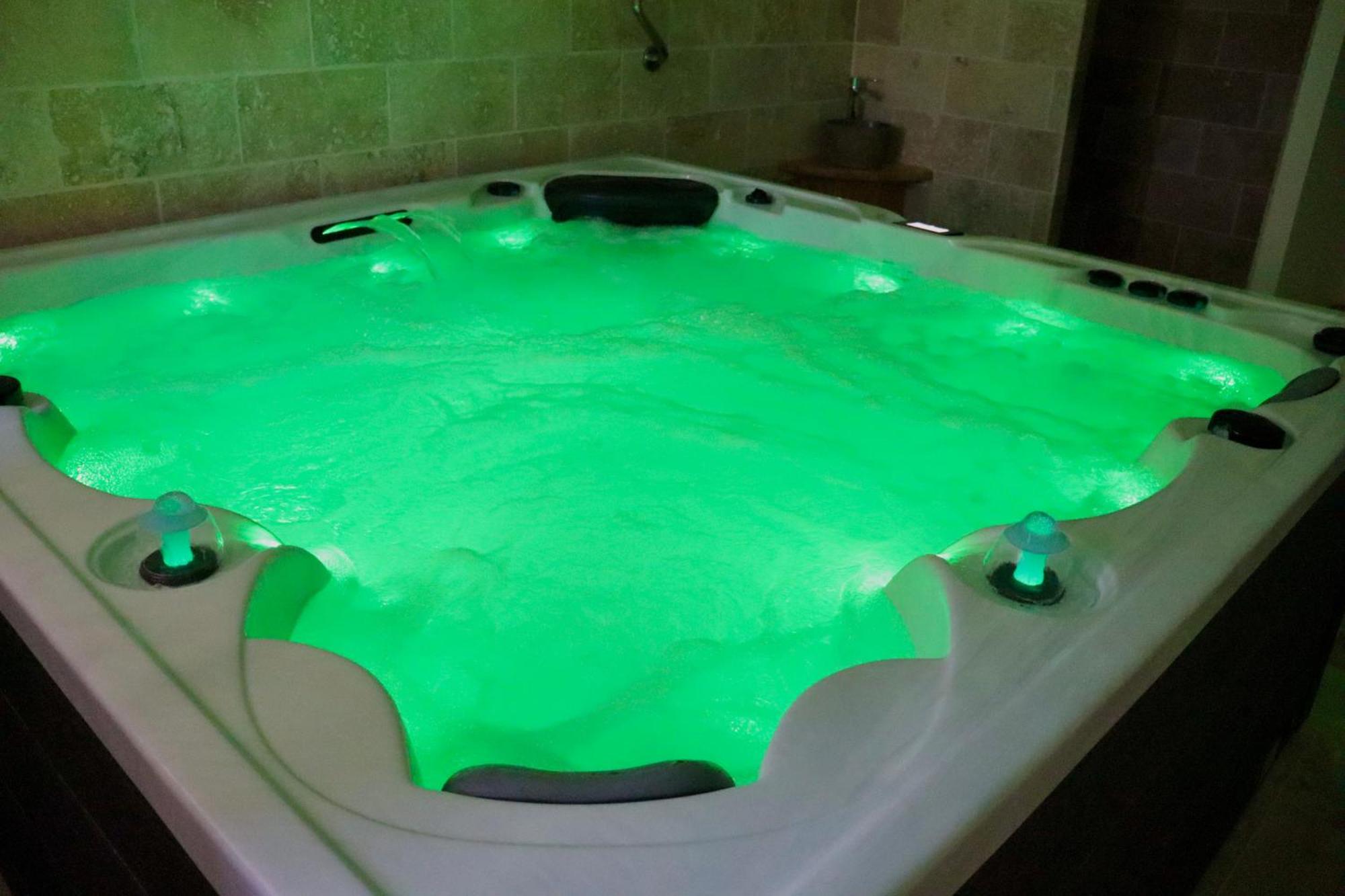 Chambres D'Hotes Avec Jacuzzi Et Piscine Au Mas De Cadoule Saint-Just  Экстерьер фото