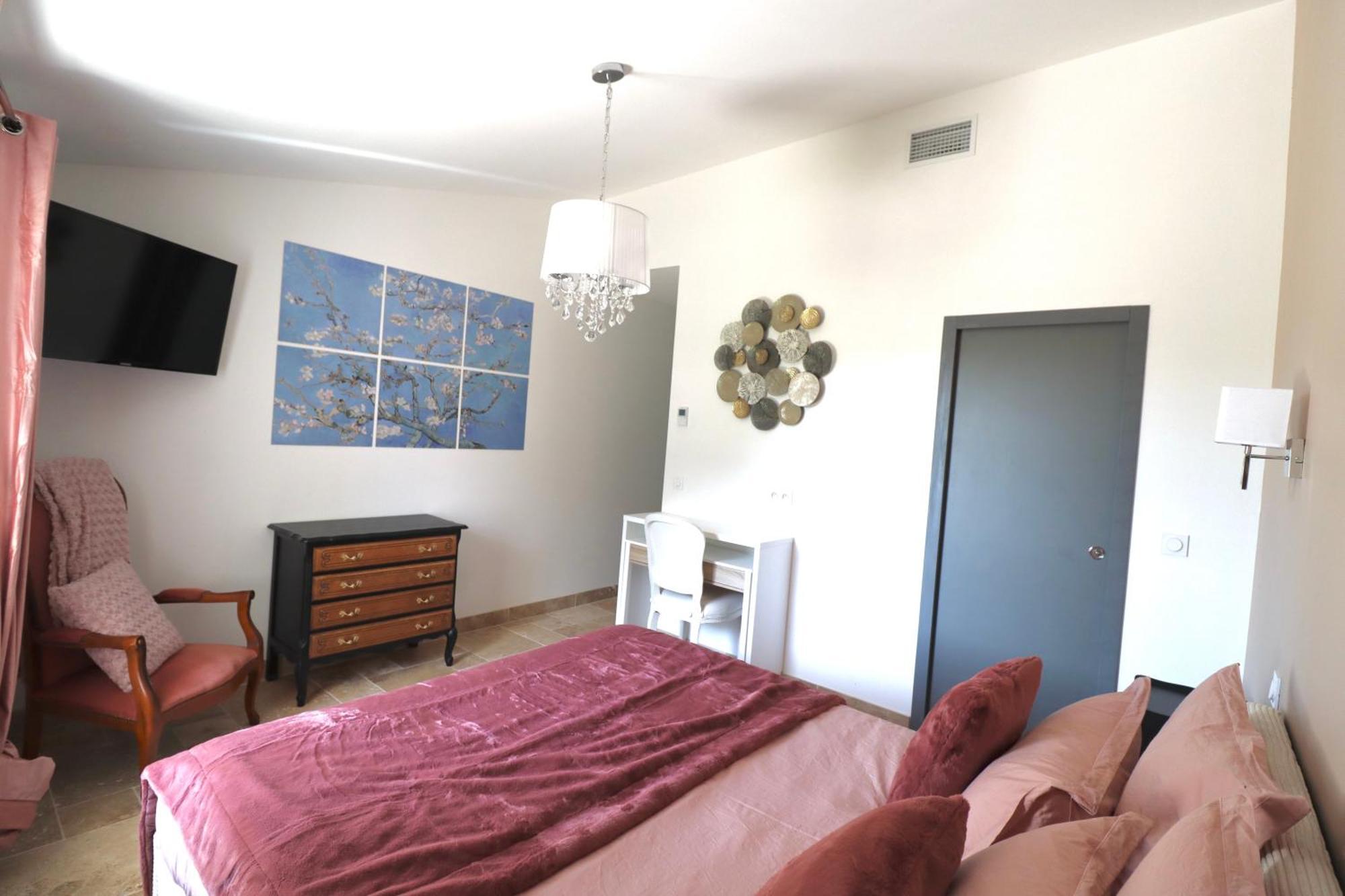 Chambres D'Hotes Avec Jacuzzi Et Piscine Au Mas De Cadoule Saint-Just  Номер фото